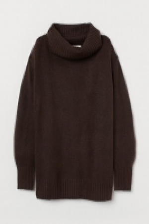 Knitted polo-neck jumper 14.99 €