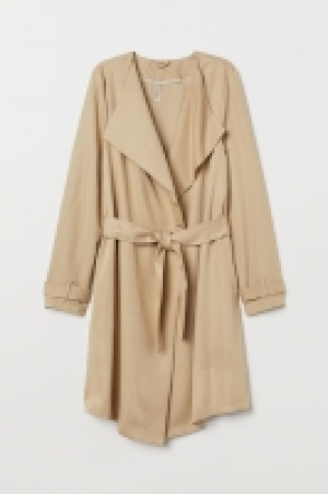 Coat with a tie belt 25.00 €