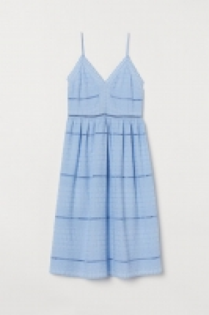 Dress with embroidery 19.99 €