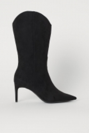 Pointed boots 25.00 €