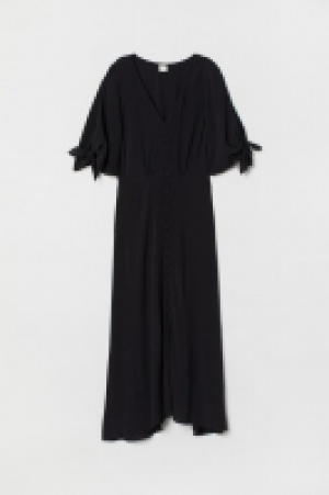 Crêpe dress 17.99 €