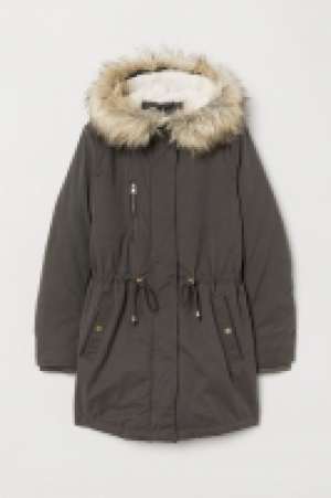 Padded parka with a hood 53.00 €