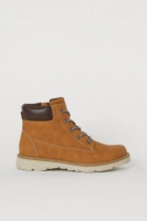 Boots 18.00 €