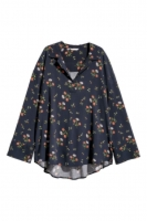 V-neck blouse 9.00 €