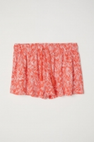 Patterned shorts 7.99 €