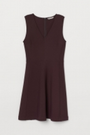Fitted dress 15.00 €