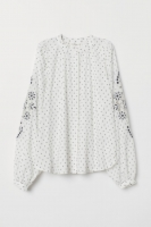 Blouse with embroidery 12.99 €