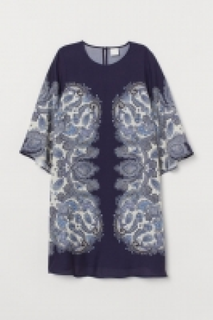 Short dress 9.99 €