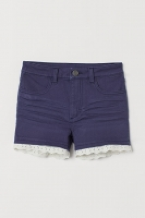 Twill shorts 10.00 €