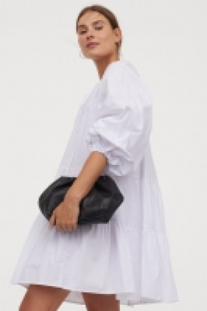 Puff-sleeved dress 12.99 €