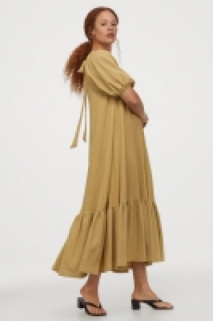 HM  Wide tie-detail dress