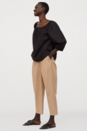 Puff-sleeved cotton blouse 9.99 €