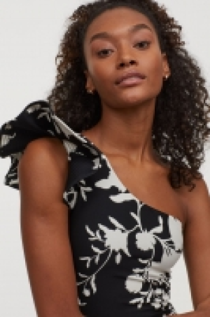 One-shoulder swimsuit 14.99 €