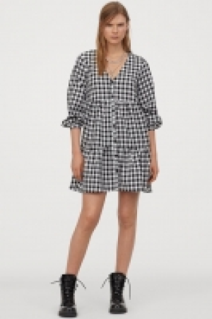 V-neck dress 14.99 €