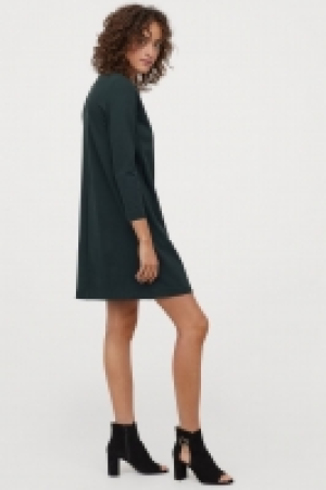 Boat-necked jersey dress 14.99 €