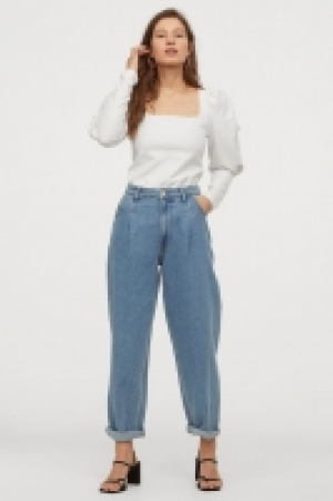Puff-sleeved top 14.99 €