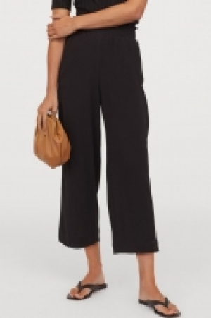 Cropped pull-on trousers 7.99 €