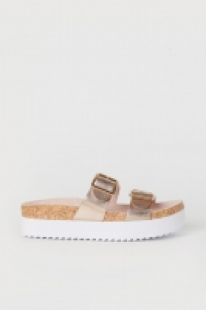Platform sandals 14.99 €