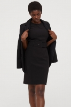 Belted dress 17.99 €