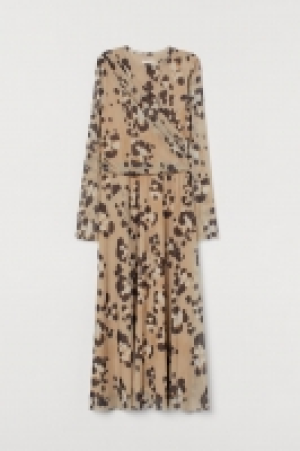 Calf-length mesh dress 17.99 €