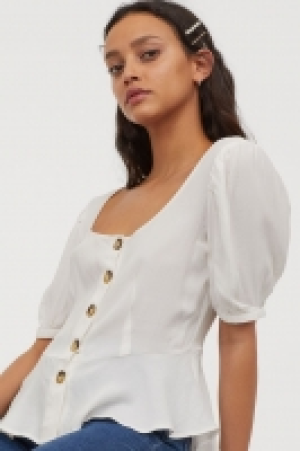 Puff-sleeved blouse 14.99 €