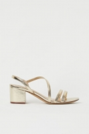 Sandals 9.99 €