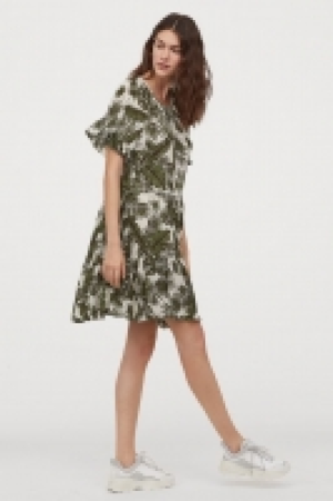 Crinkled dress 14.99 €