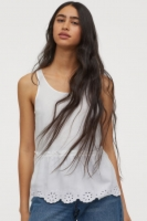 Flounce-hemmed top 7.99 €