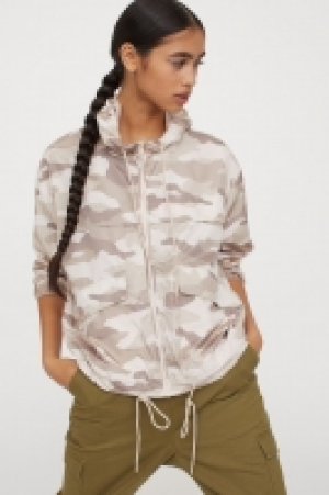 Hooded jacket 17.99 €