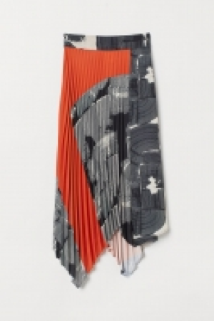 Pleated skirt 44.99 €