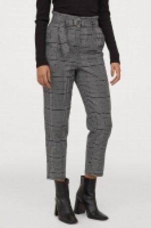 Belted ankle-length trousers 12.99 €