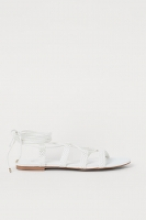 Sandals 8.99 €