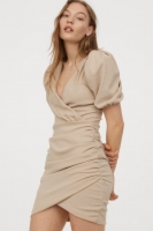 Puff-sleeved wrap dress 19.99 €