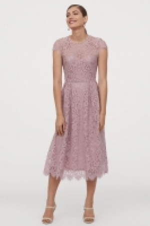 Calf-length lace dress 34.99 €