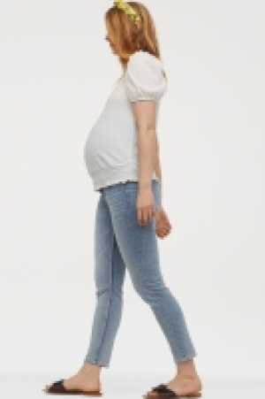 MAMA Puff-sleeved top 9.99 €
