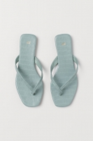 Flip-flops 8.99 €