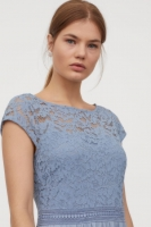 Lace-detail maxi dress 19.99 €