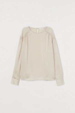 HM  Batwing-sleeved blouse