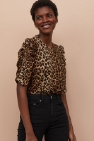 Puff-sleeved blouse 8.99 €
