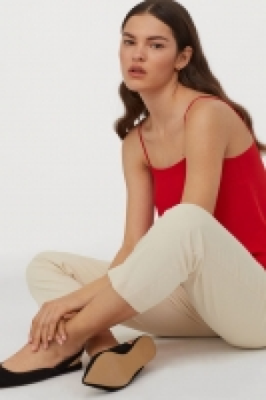 Crêpe strappy top 9.99 €