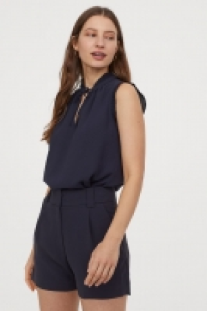 HM  Pleated-collar blouse