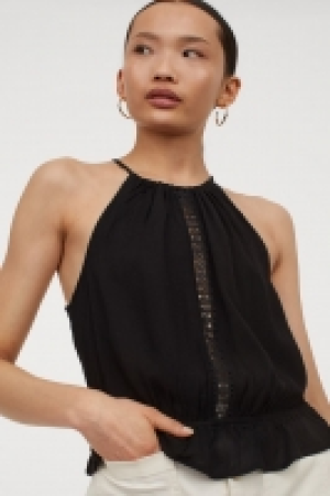 Crinkled top with lace 6.99 €