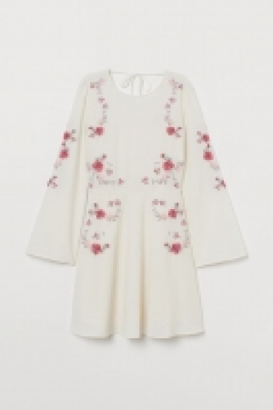 Embroidered dress 24.99 €
