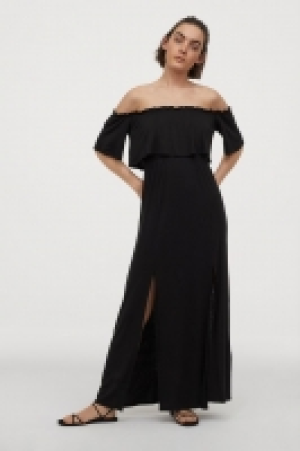 Maxi dress with a flounce 12.99 €