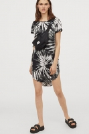 Short T-shirt dress 14.99 €