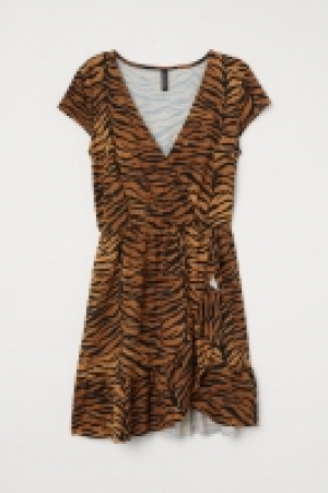 Wrap dress 8.99 €