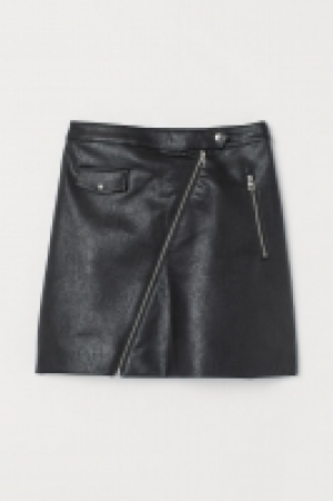 Imitation leather skirt 14.99 €