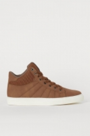 Hi-top trainers 24.99 €