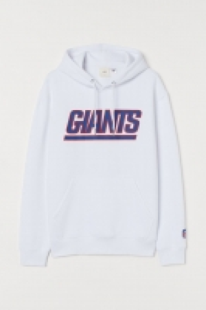 Hooded top with a motif 19.99 €