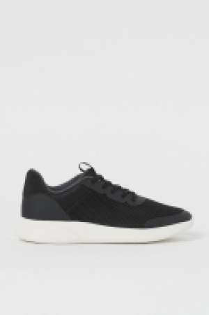 Mesh trainers 19.99 €